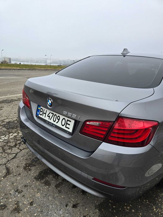 Bmw 528i f10 2011год