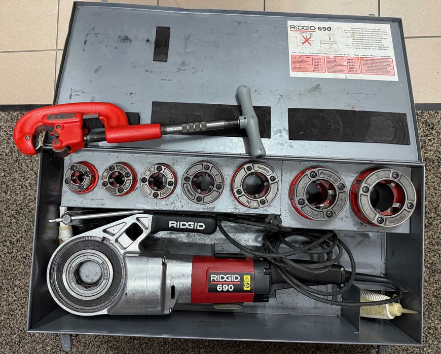 RIDGID 690 i imadło łańcuchowe TRISTAND 425