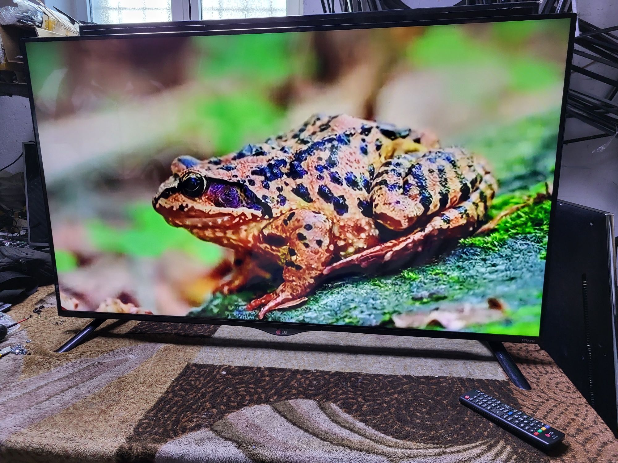 Smart tv lg 49"  YouTube Netflix wifi
