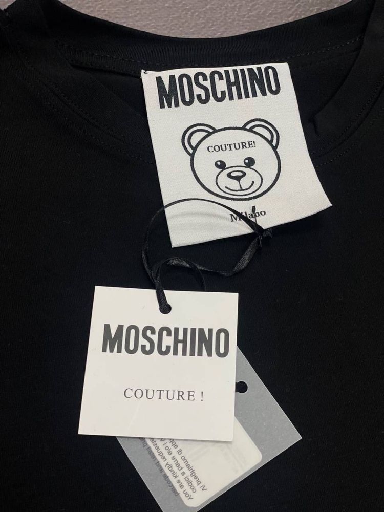 Жіноча футболка Moschino