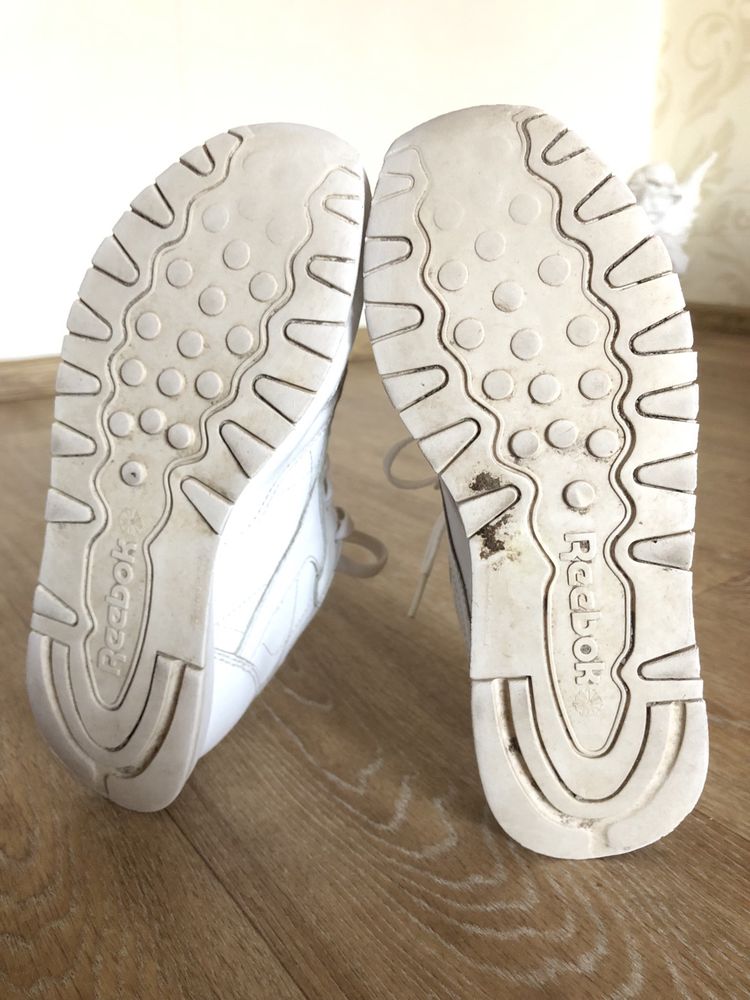 Кроссовки кожаные Reebok 38р