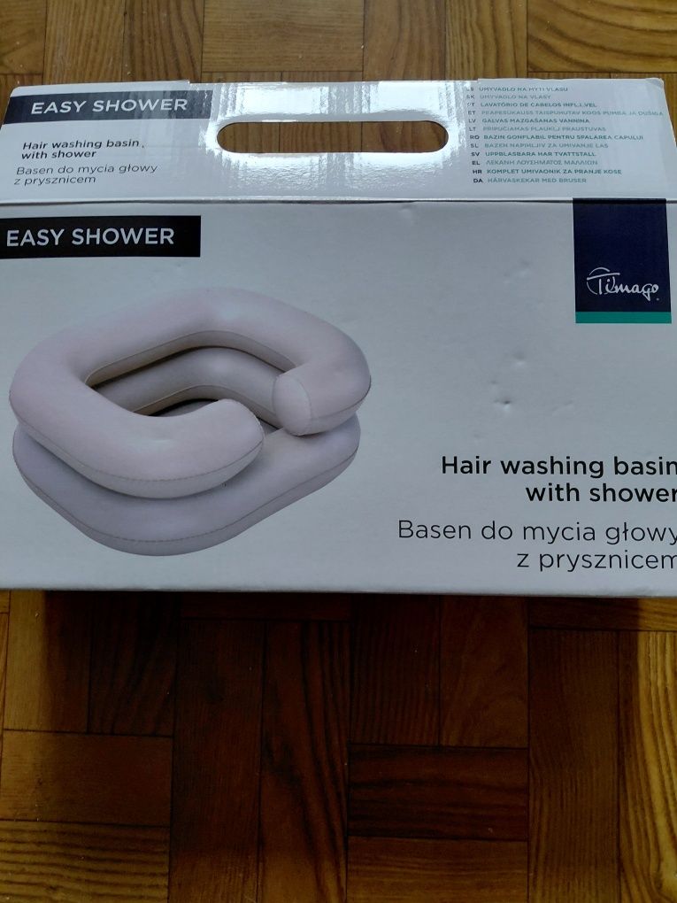 Basen z prysznicem do mycia włosów