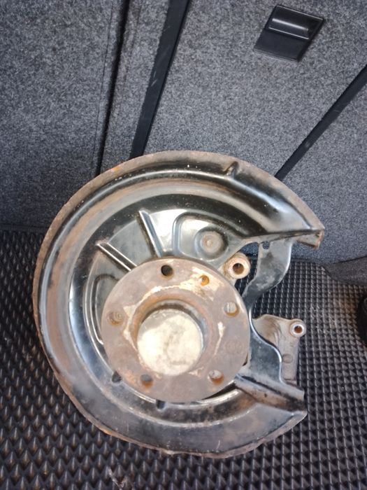 Продаю заднюю цапву ваг