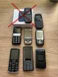 Zestaw starych telefonów