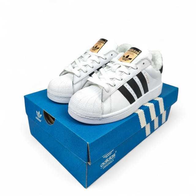 Кросівки чоловічі зимові Adidas Superstar на хутрі білі з чорним
