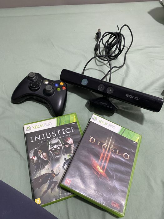 Xbox 360 + Kinect + 1 Controle + 2 Jogos (Injustice e Diablo III)