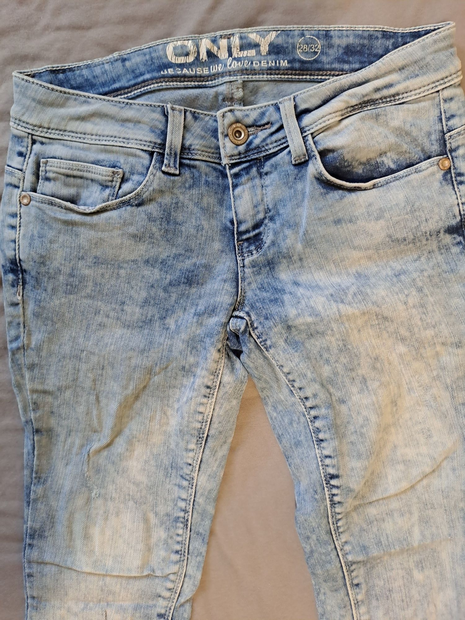 Damskie jeansy marki Only błękitne skinny rozmiar 28/32