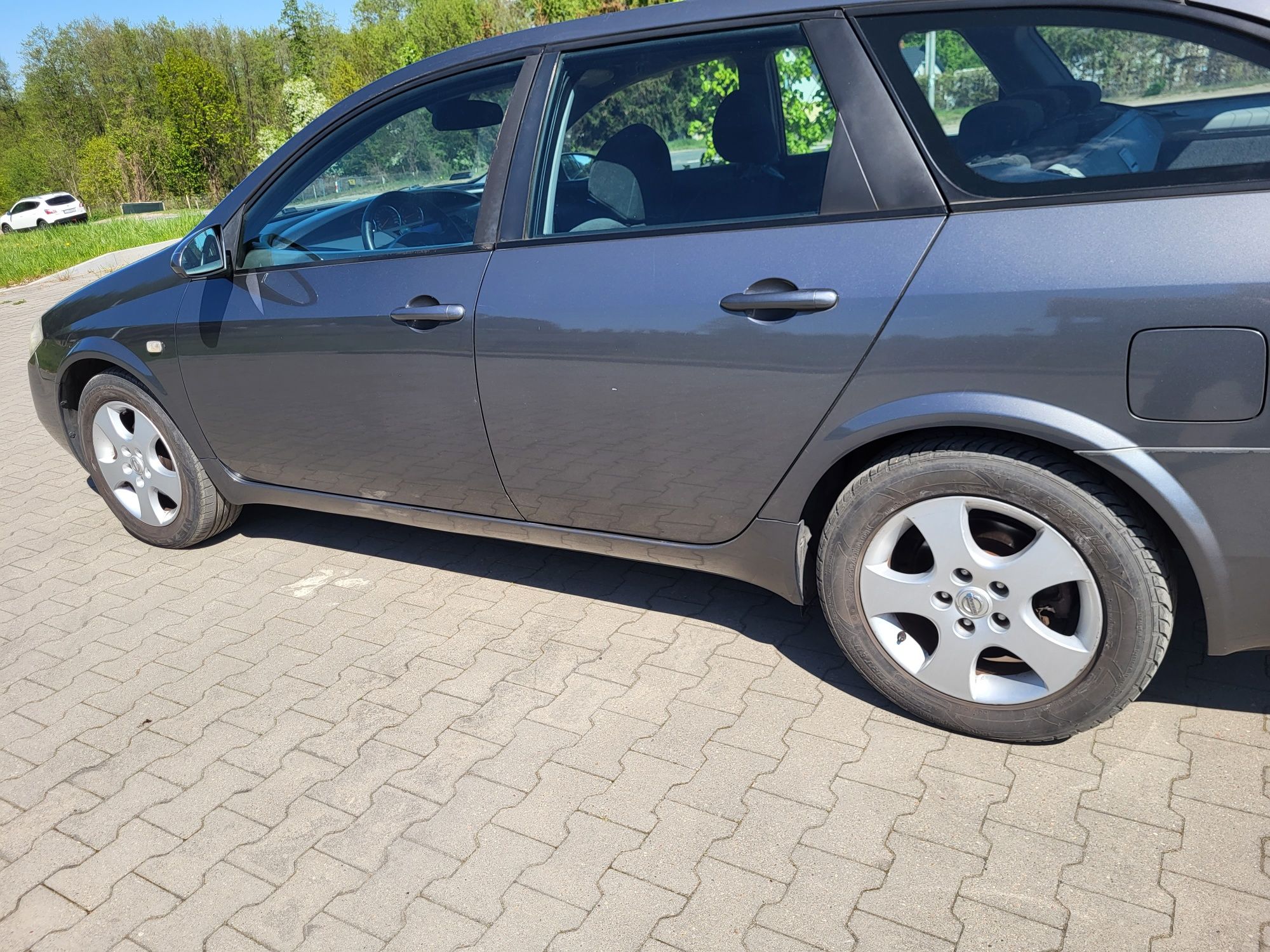 Nissan Primera P12