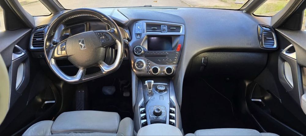 Ds5 hybrido negociavel (tambem posso trocar por mota)