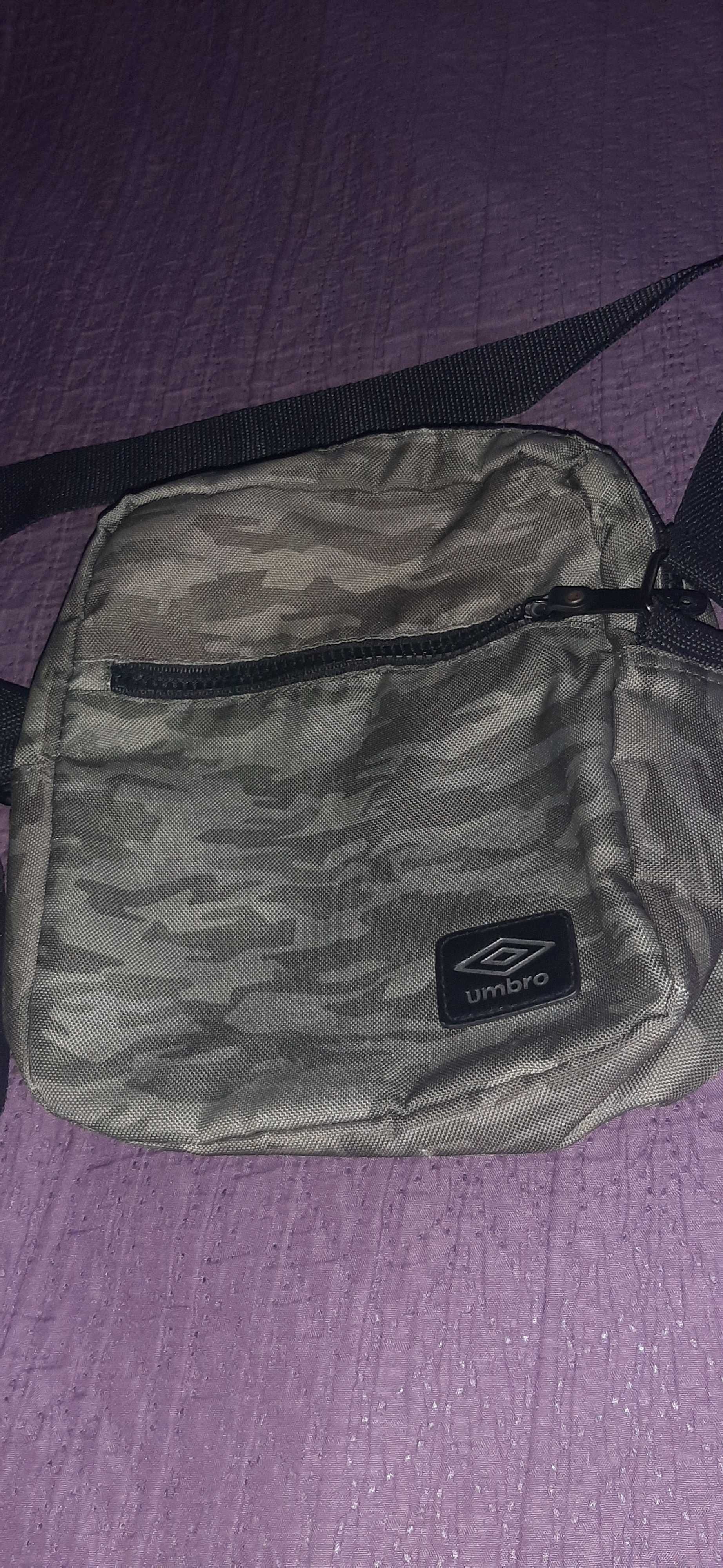 Sprzedam saszetke umbro
