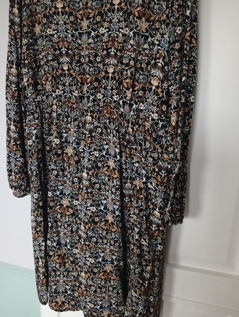 Sukienka w kwiaty 46 do 50