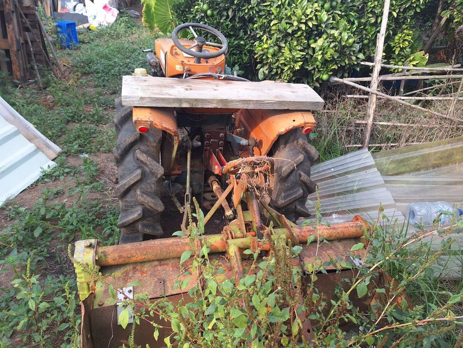 Tractor kubota B