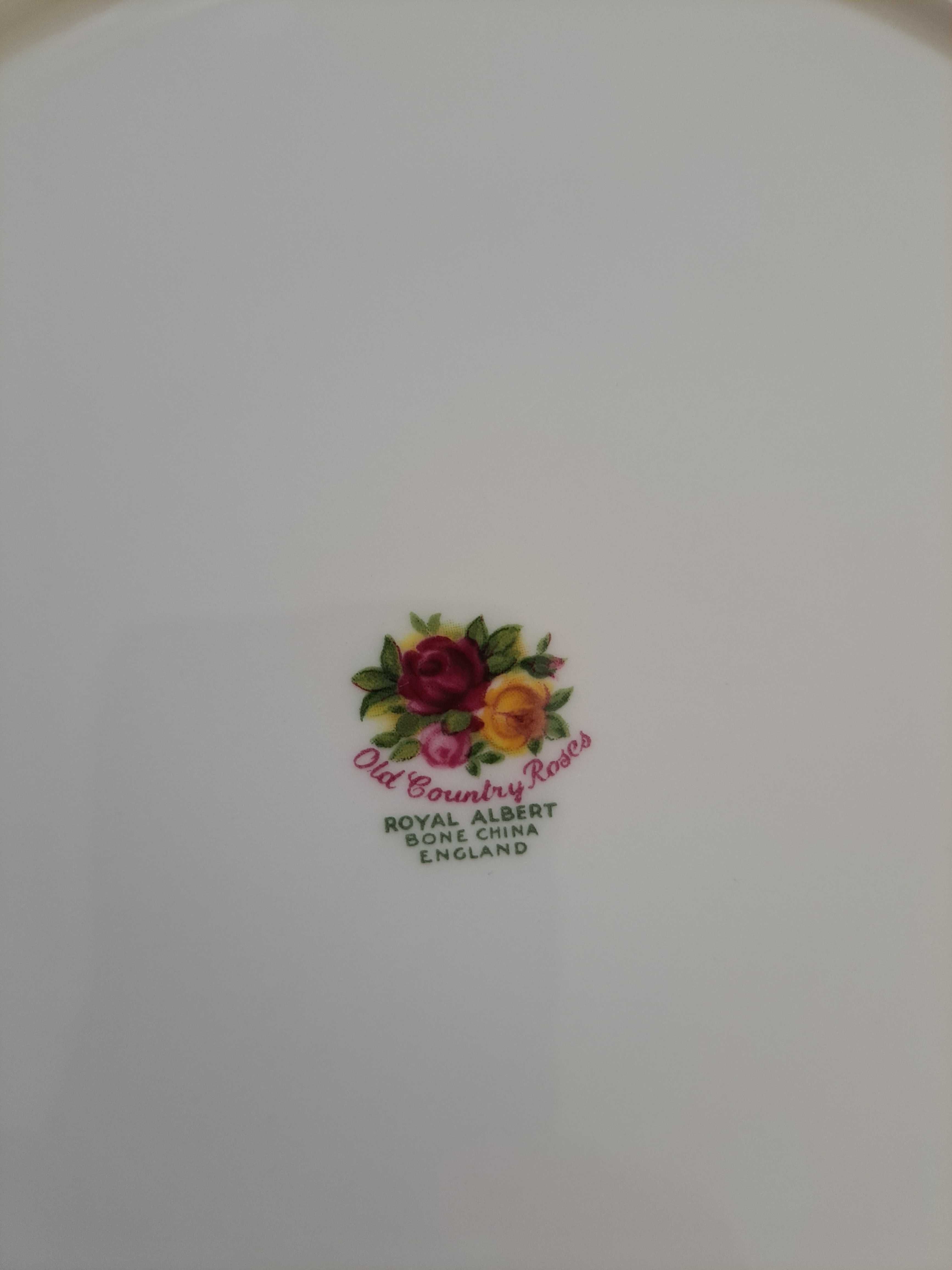 Conjunto de jantar e Chá em porcelana Inglesa  Old Country Roses