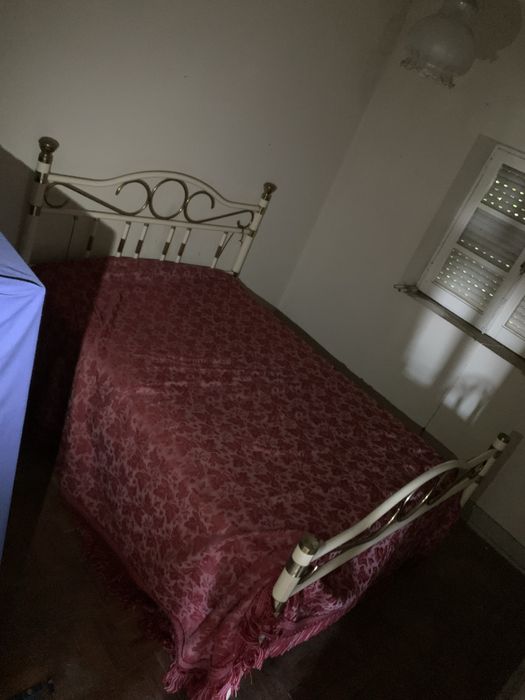 Cama vintage de ferro + colchão