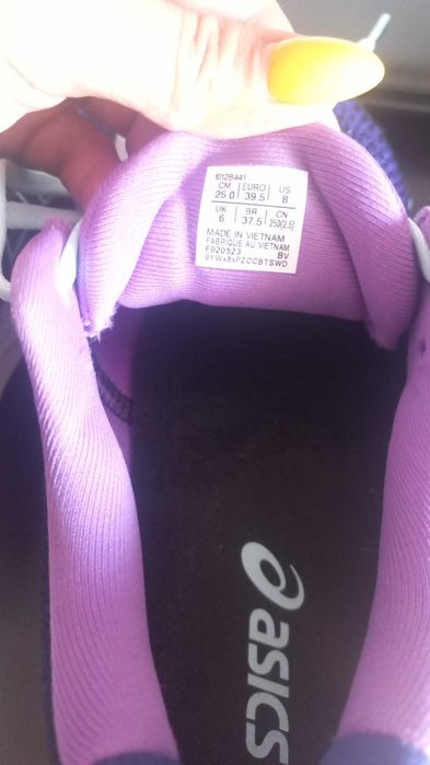 Ténis ASICS (39.5) corrida