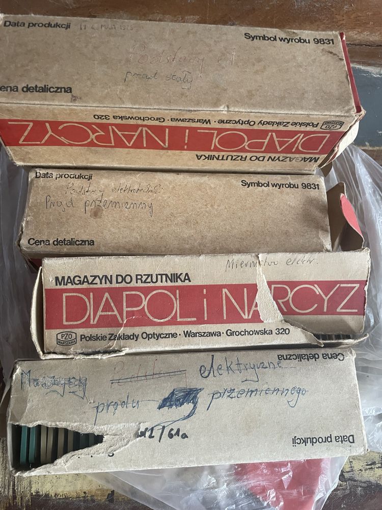Klisze do rzutnika Magazyn do rzutnika z lat ‘70