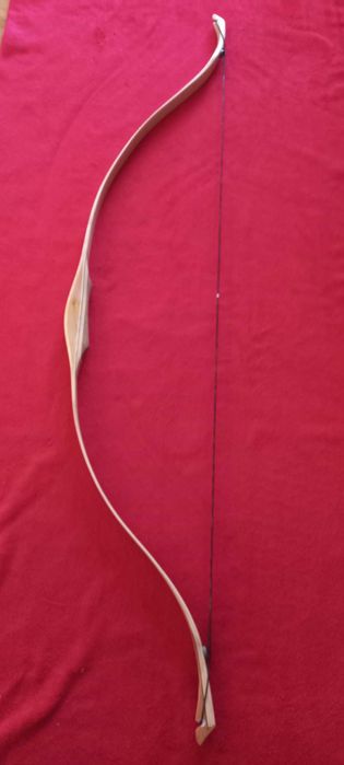 Living Arrow Bow. Łuk asymetryczny projektu mistrza Mihaia Cozmeia.