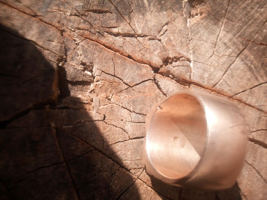 Продам перстень 26г авторская работа , от малолеткти до вора