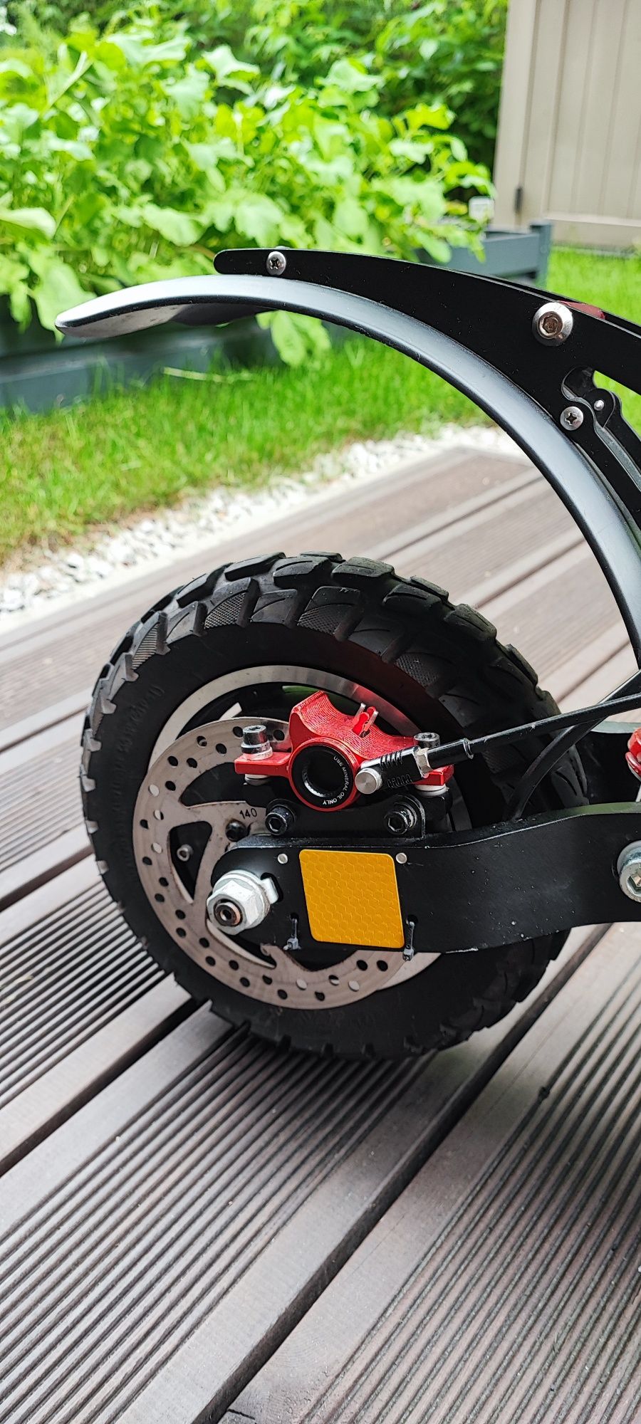 Hulajnoga Tomini H10 PRO — hamulce hydrauliczne,