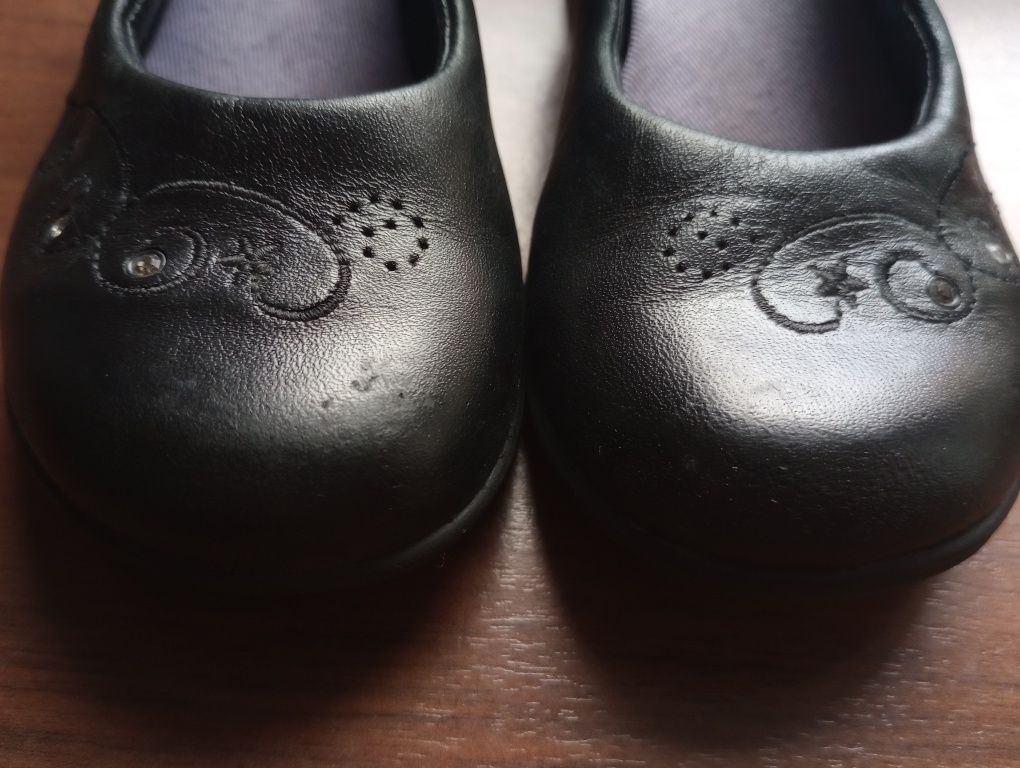 Baleriny na rzepy Clarks r. 24