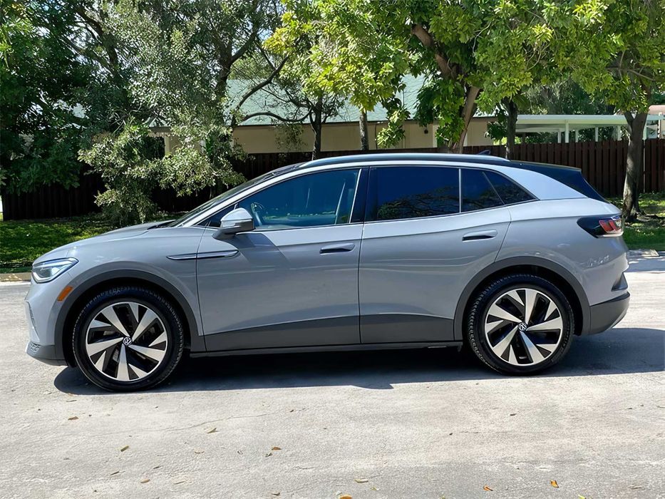 Volkswagen ID.4      2022