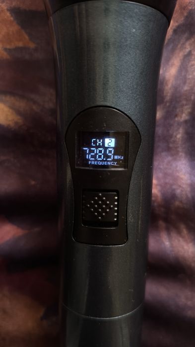 Микрофон Shure LX-800, UHF радиосистема. На пальчиковых батарейках!!!