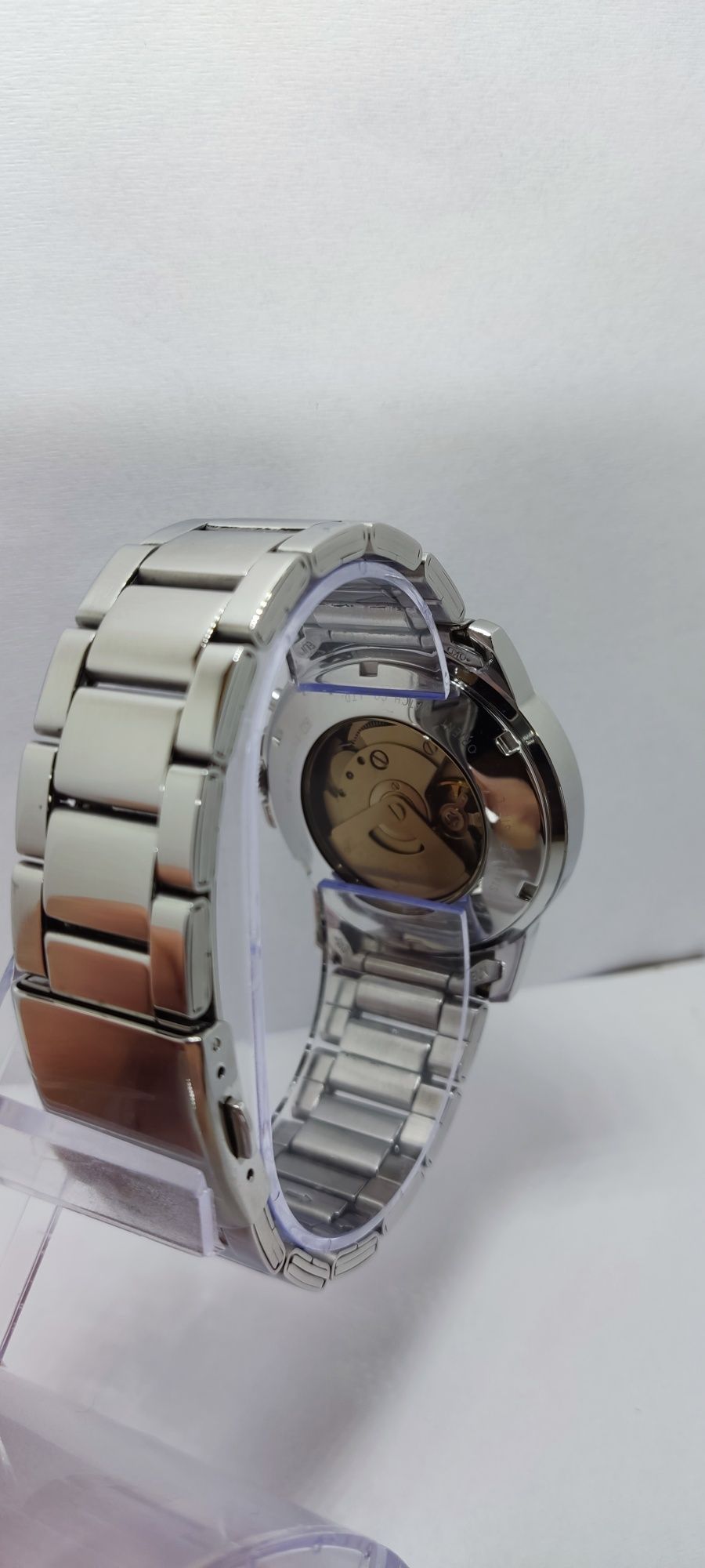 #7*Orient FEM 7J003B9 Automatic Day and Date.
100%
OPINI
