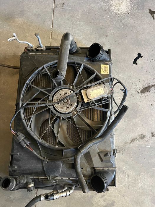 Conjunto de Radiadores Ventilador BMW 320 E90 E91 E92 E93