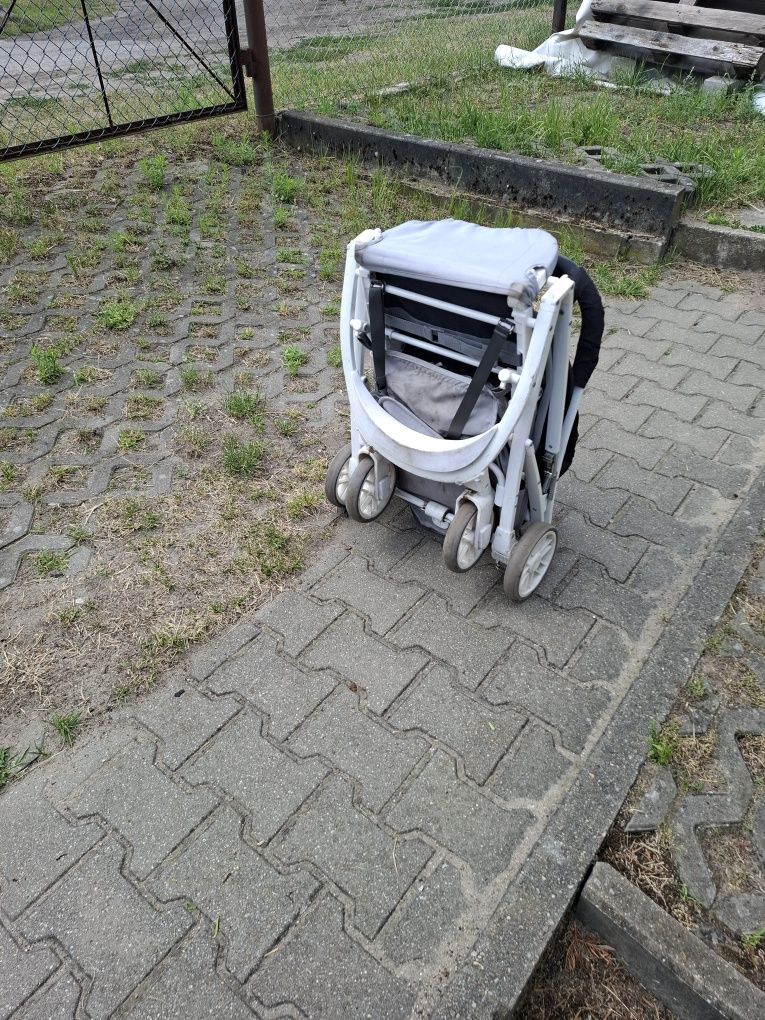Wózek spacerowy dla dziecka
