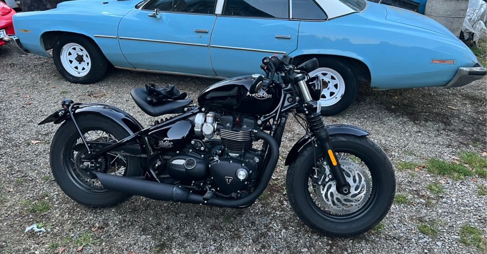 Triumph Bobber Black