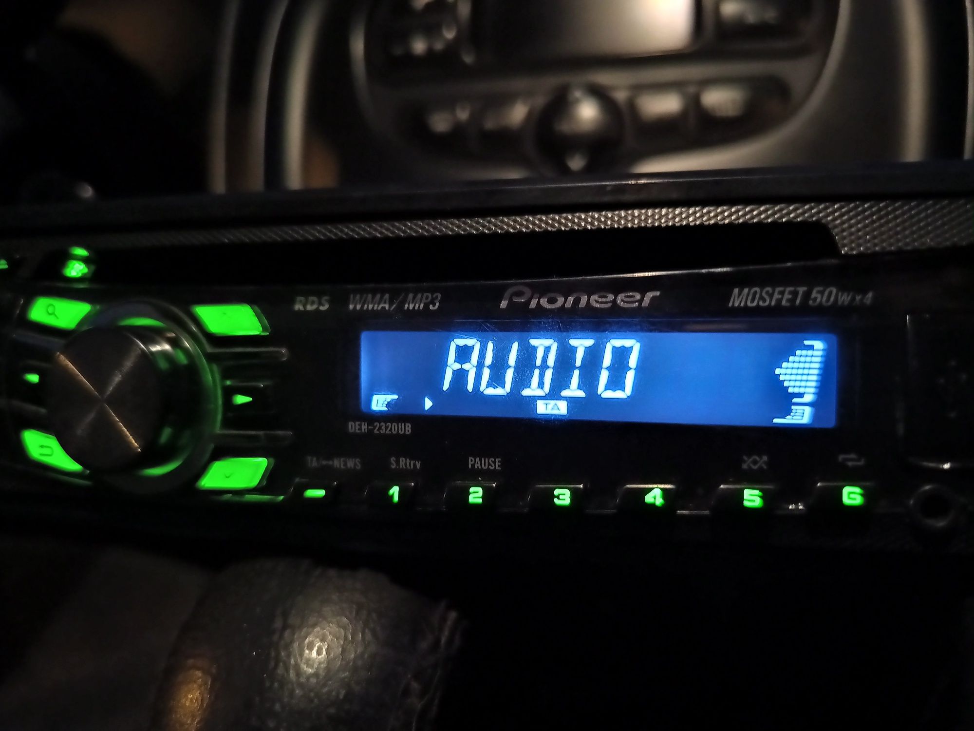 RadioCDText PIONEER MOSFET4x50W USB MP3 ID3-Tag Bass Subwoofer EQ3 ISO
