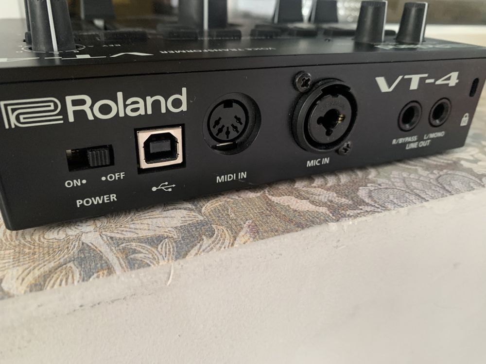 Вокальний процесор Roland vt-4