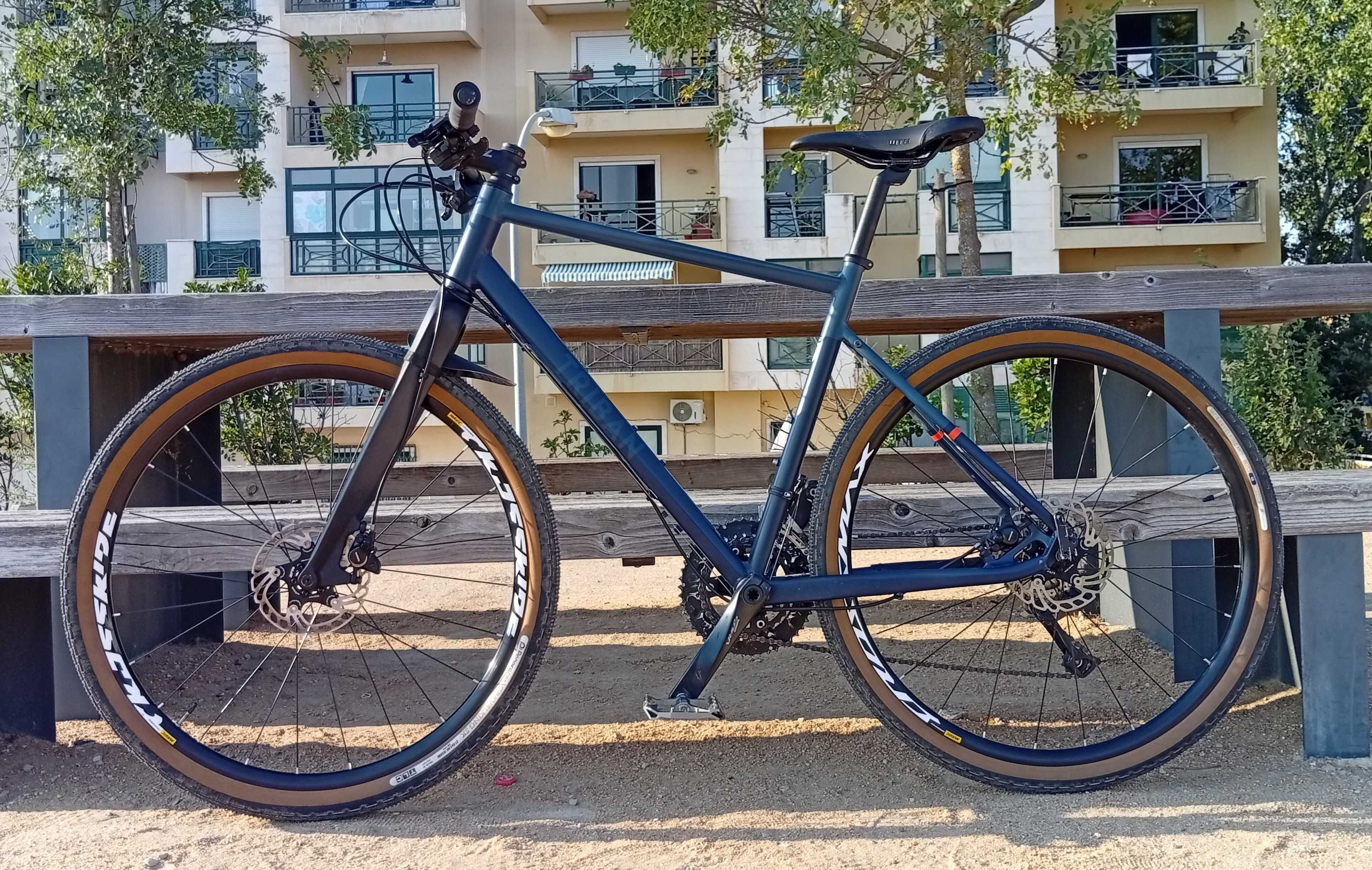 Gravel Bike Guiador Flat Roda 27.5 / Bikepacking, commuting.