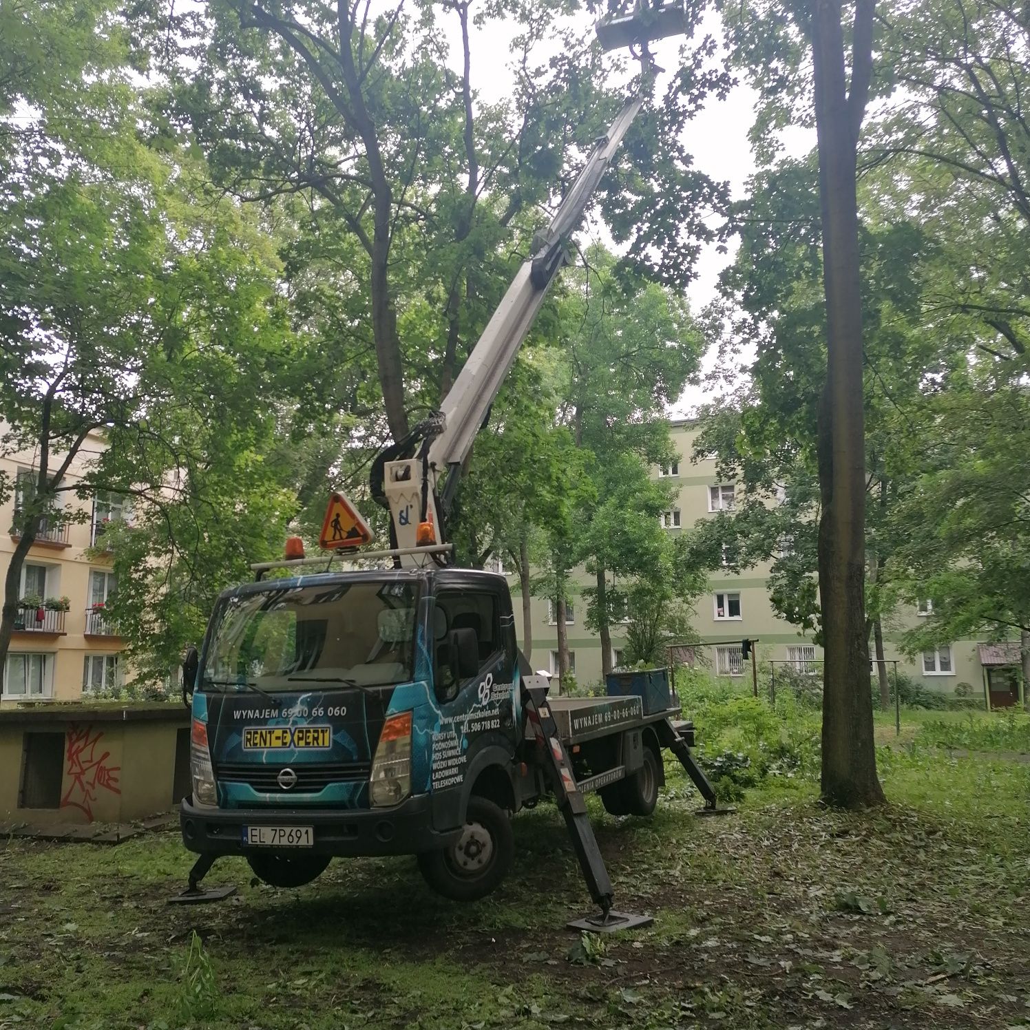 Podnośnik koszowy 25m hds wywrotka winda dekarska