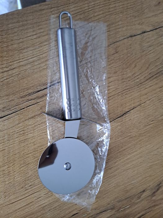 Nóż do pizzy stalowy