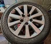 Jantes com pneus Honda