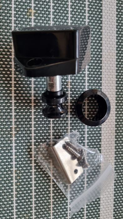 Zamek zatrzask przycisk blokada przyczepa kamper jacht