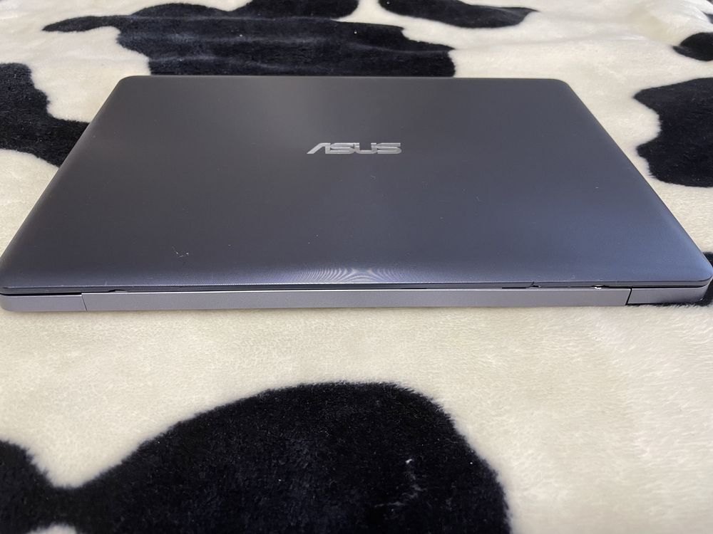 Ноутбук Asus Vivobook S14 13’3 , Intel i3, 8GB RAM DDR4, 1 TB HDD