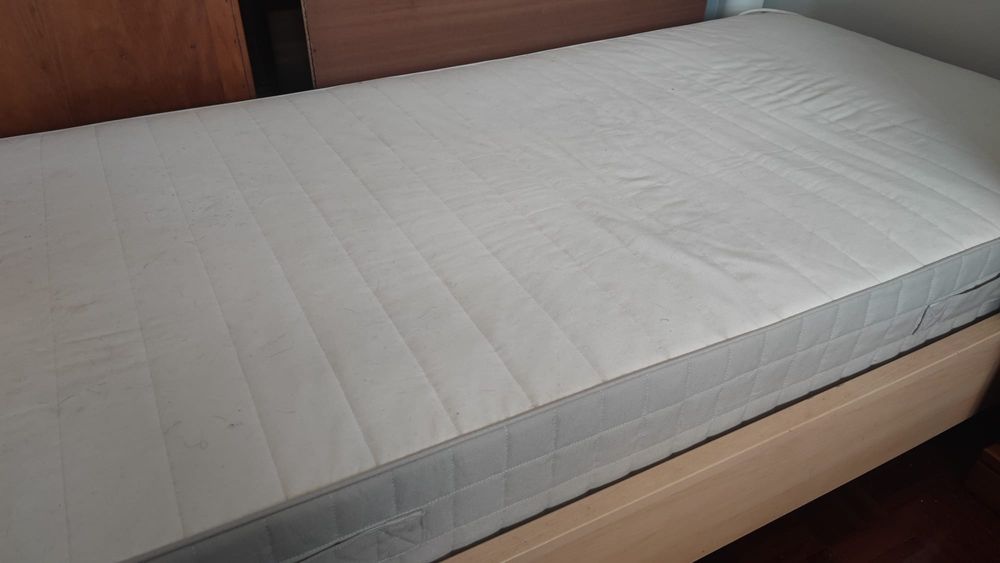 Colchão IKEA em bom estado 90x200