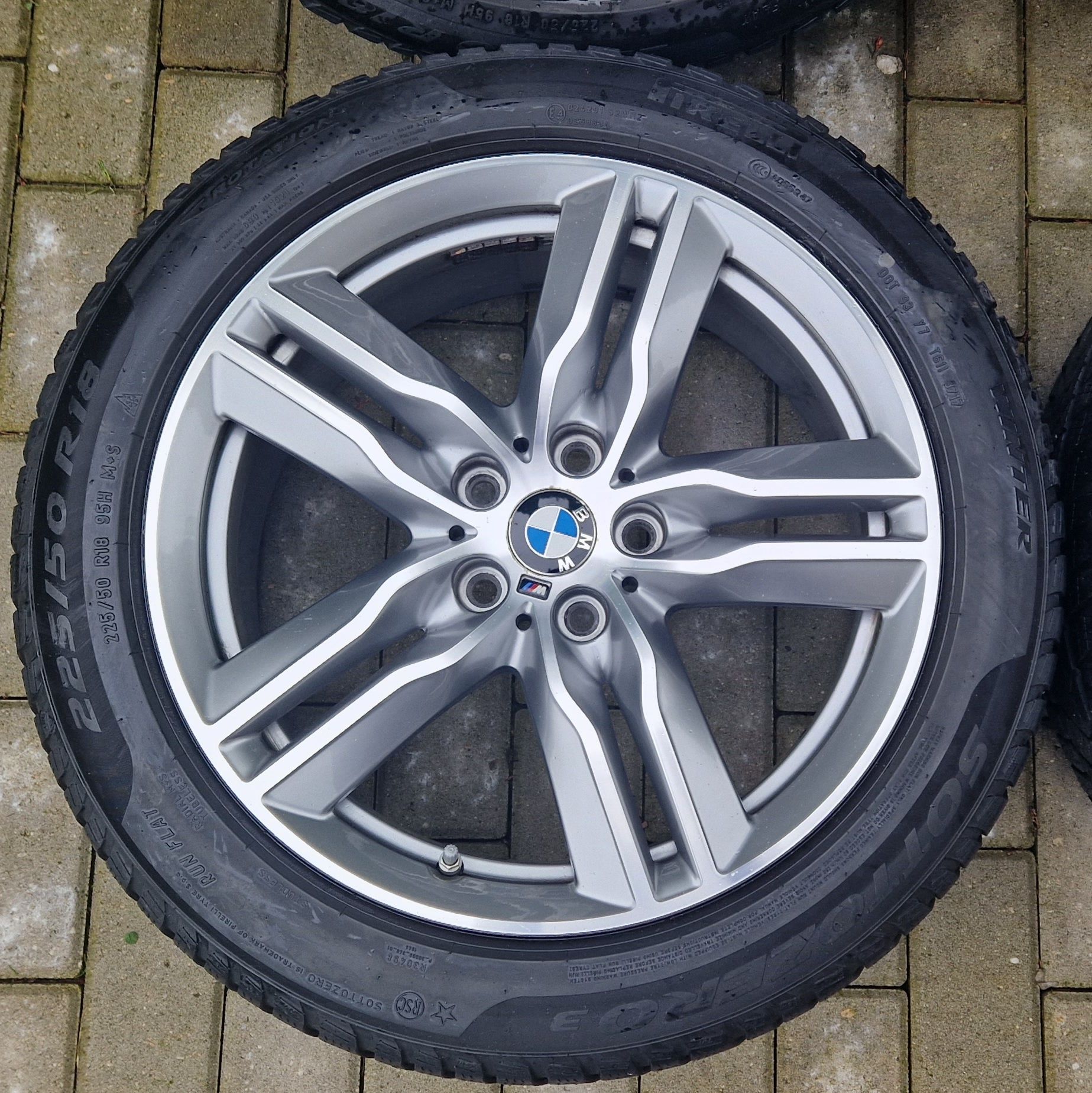 Koła BMW X1 X2 F48 F39 felgi M pakiet opony zimowe 225/50R18