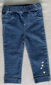 Nowe spodnie jeansowe w serca Guess roz.80