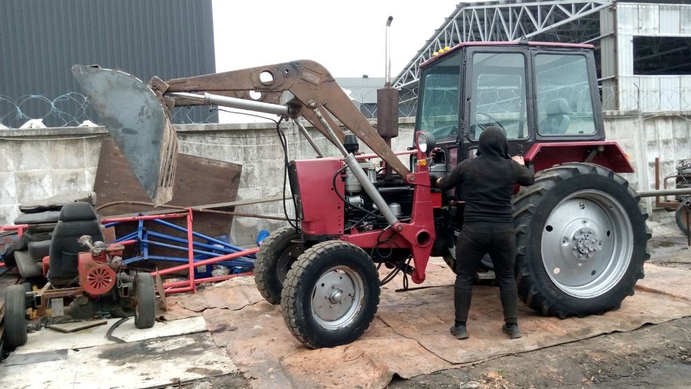 Трактор-погрузчик-кун.ковш 1.2куба. ЮМЗ 6. На ходу.