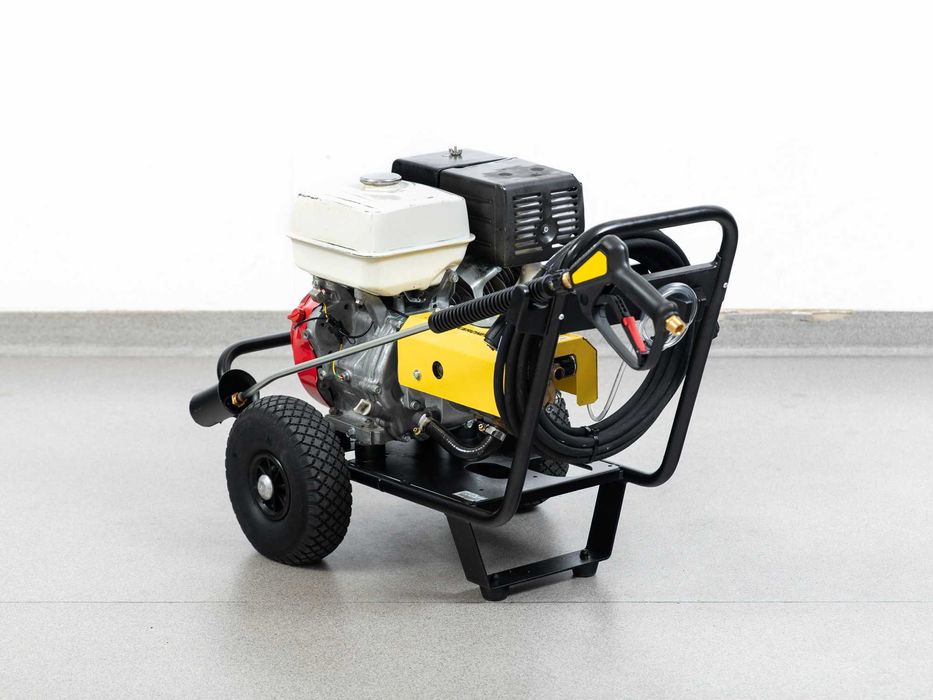 MYJKA CIŚNIENIOWA KARCHER HD 1050 B HONDA GX390 200bar 930l/h 5000nett