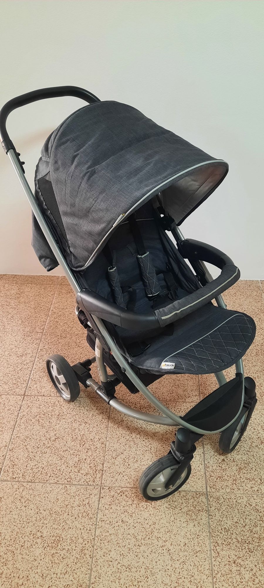 Carrinho, Alcofa e ovo para bebé