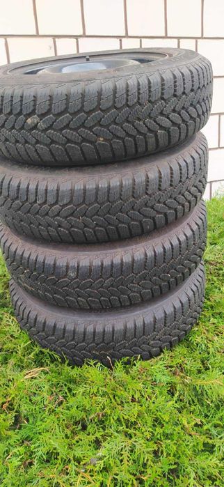 Komplet opon zimowych z felgami