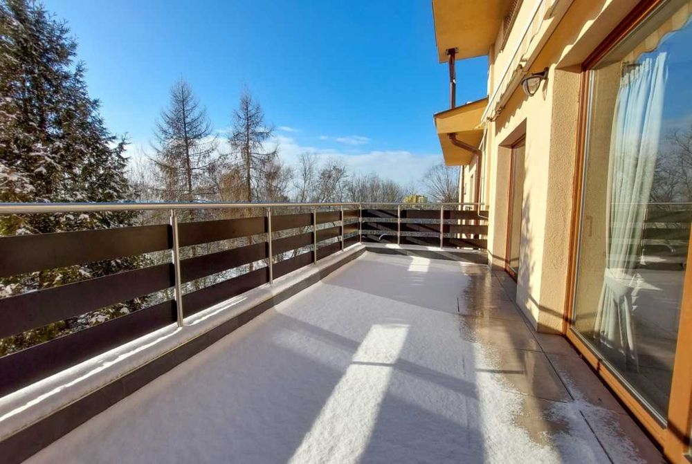 Ekskluzywny dwupoziomowy apartament z dwoma tarasami i garażem