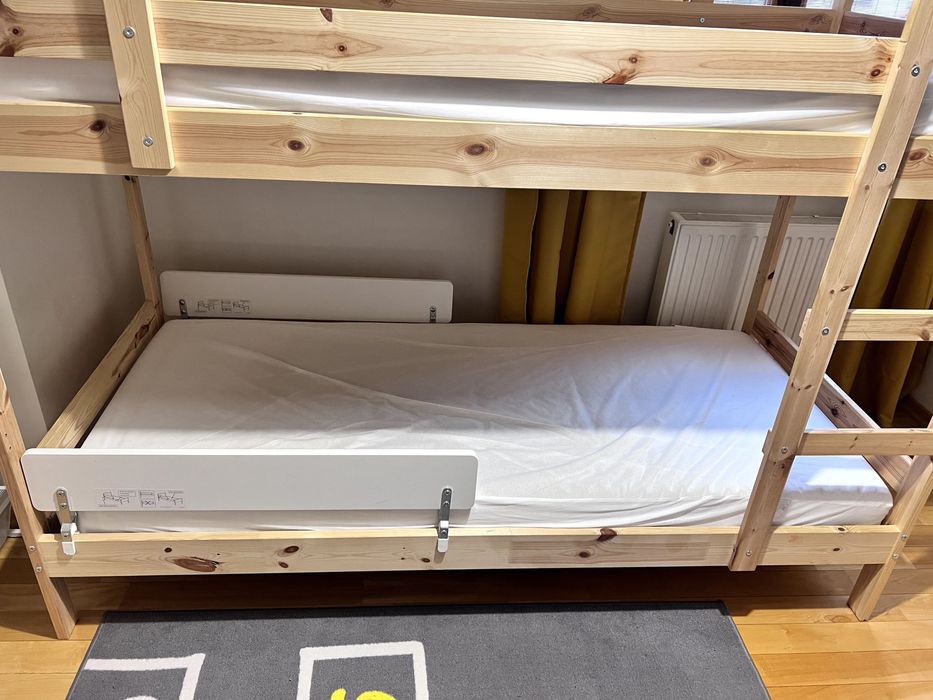 Sprzedam łóżko piętrowe IKEA - MYDAL z materacami i zabezpieczeniami