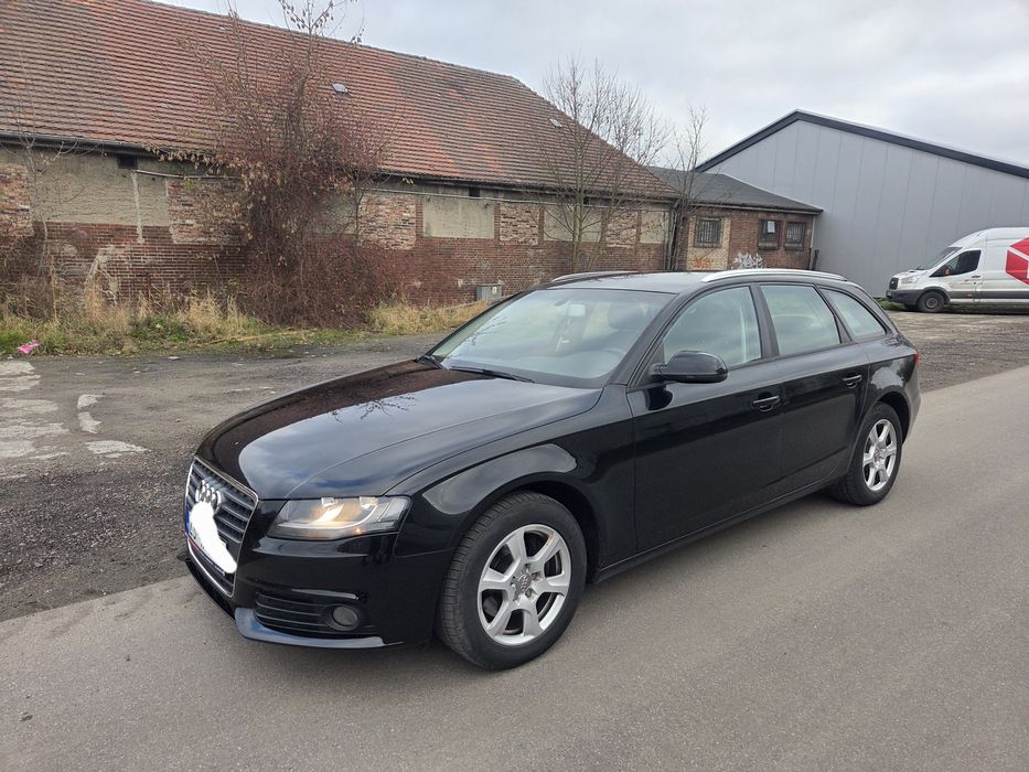 Sprzedam Audi A4 B8 2.0 140 km 2011
