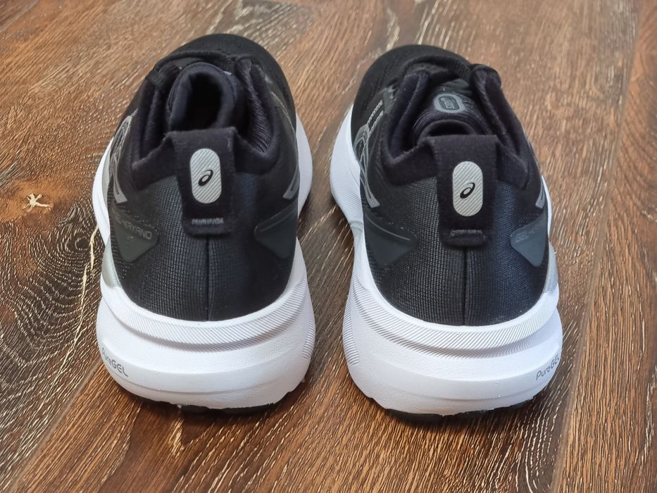 Оригінал 100%  жіночі кросівки asics gel kayano 31  euro 37.5