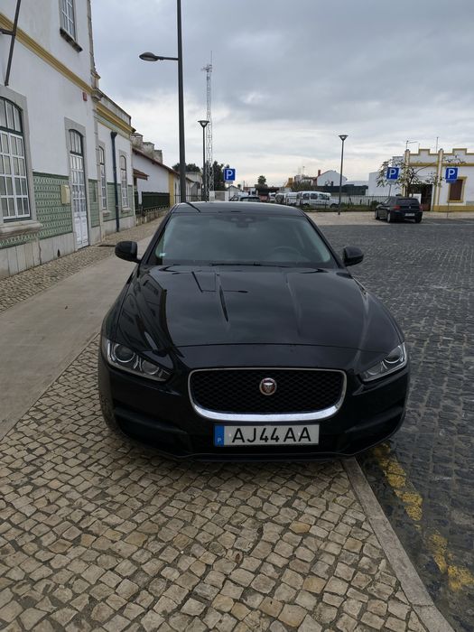 Jaguar XE 2.0 D Portfolio Aut.